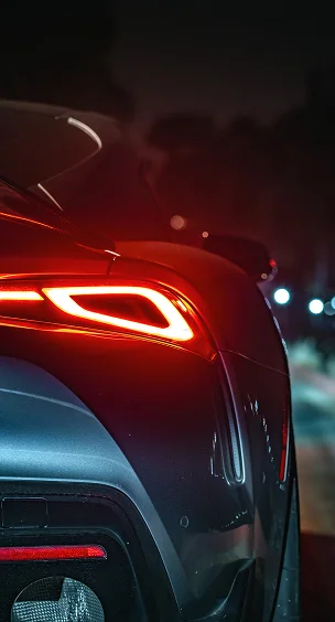 voitures avec feux arrière led à Herblay près d'Argenteuil dans le Val-d'Oise 